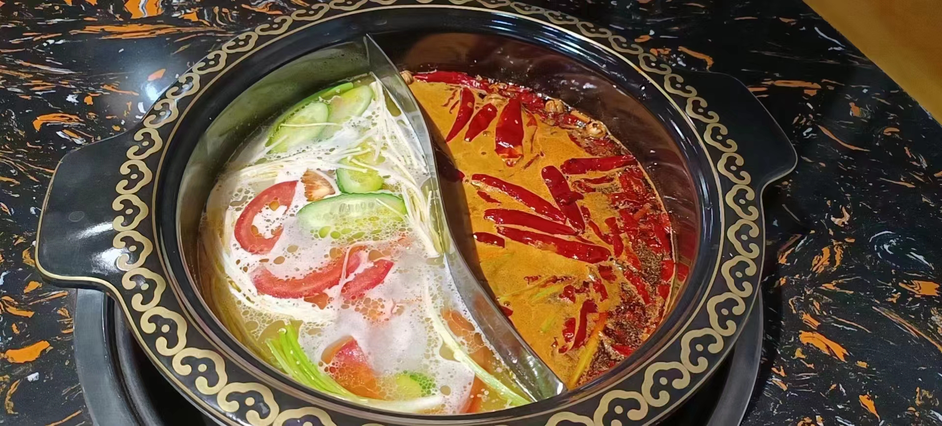 清油火鍋底料哪個(gè)好吃 清油火鍋底料哪個(gè)好吃